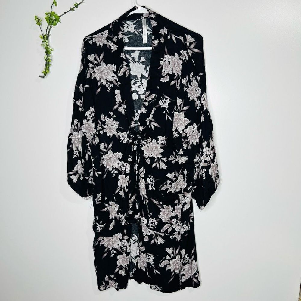 Spiritual Gangster Black Floral Kimono Robe
